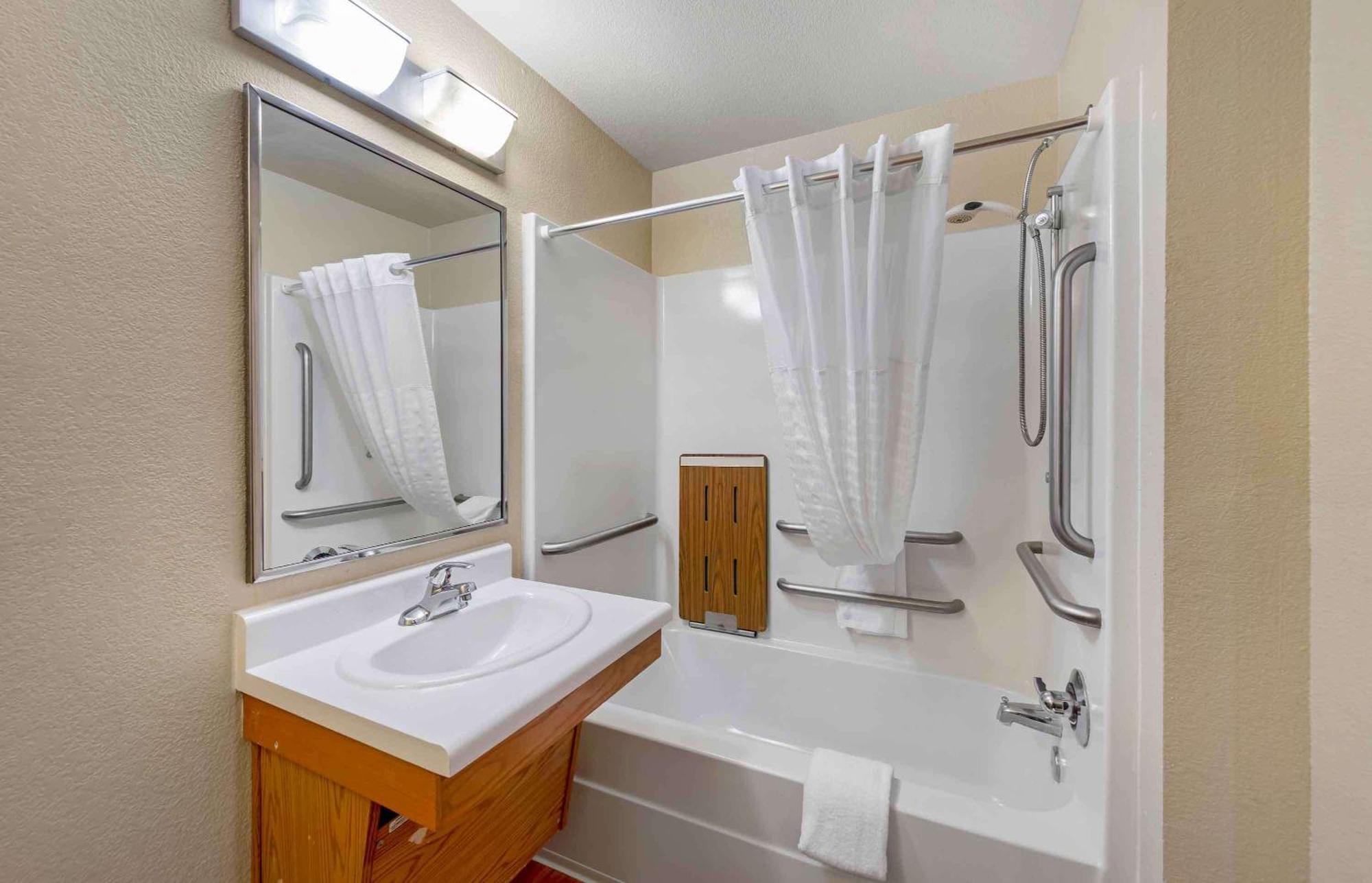 Extended Stay America Select Suites - Cleveland - Mentor Bagian luar foto