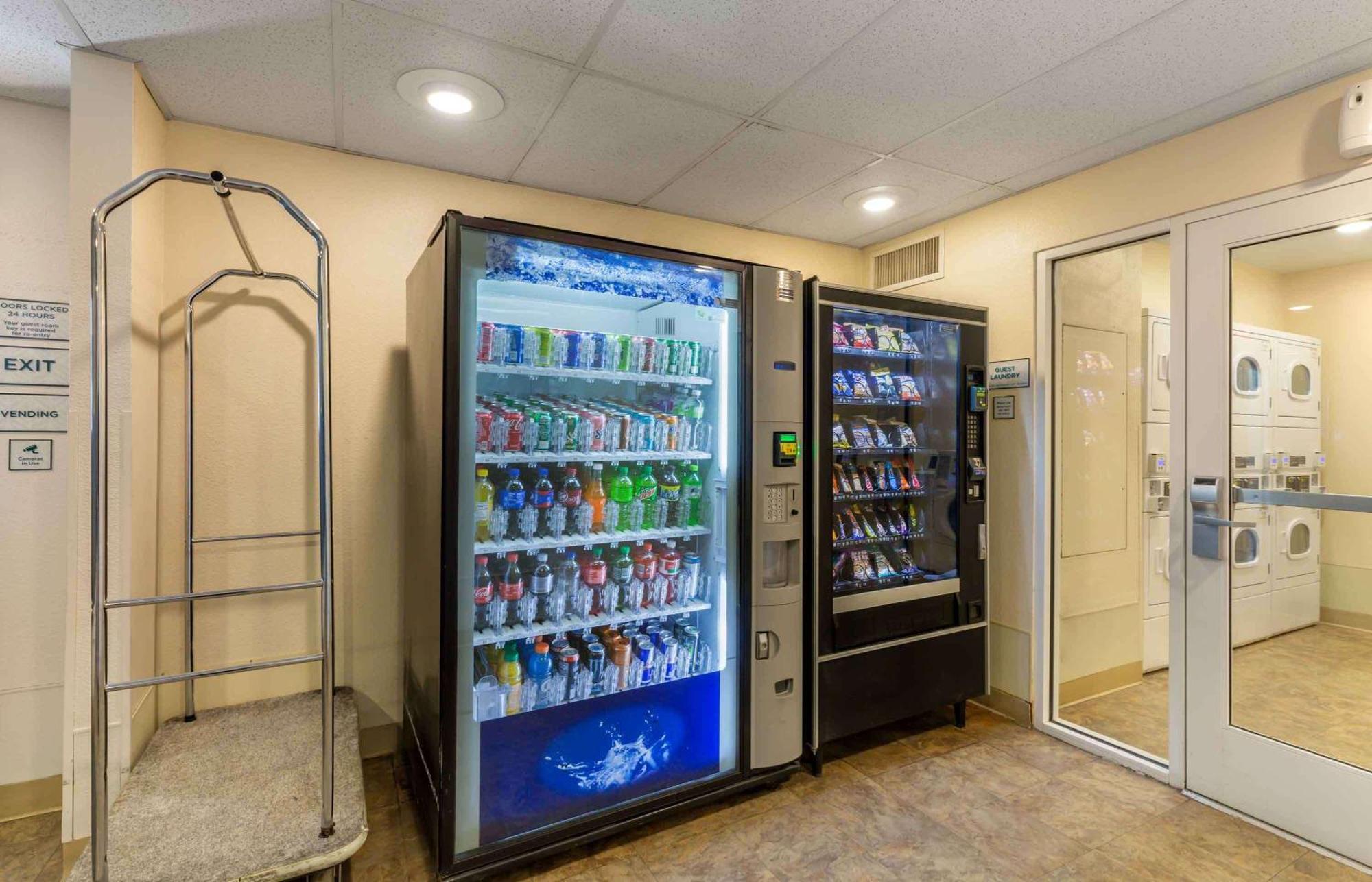 Extended Stay America Select Suites - Cleveland - Mentor Bagian luar foto