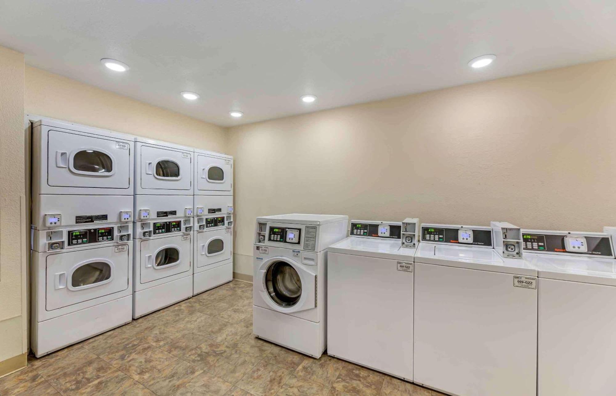 Extended Stay America Select Suites - Cleveland - Mentor Bagian luar foto