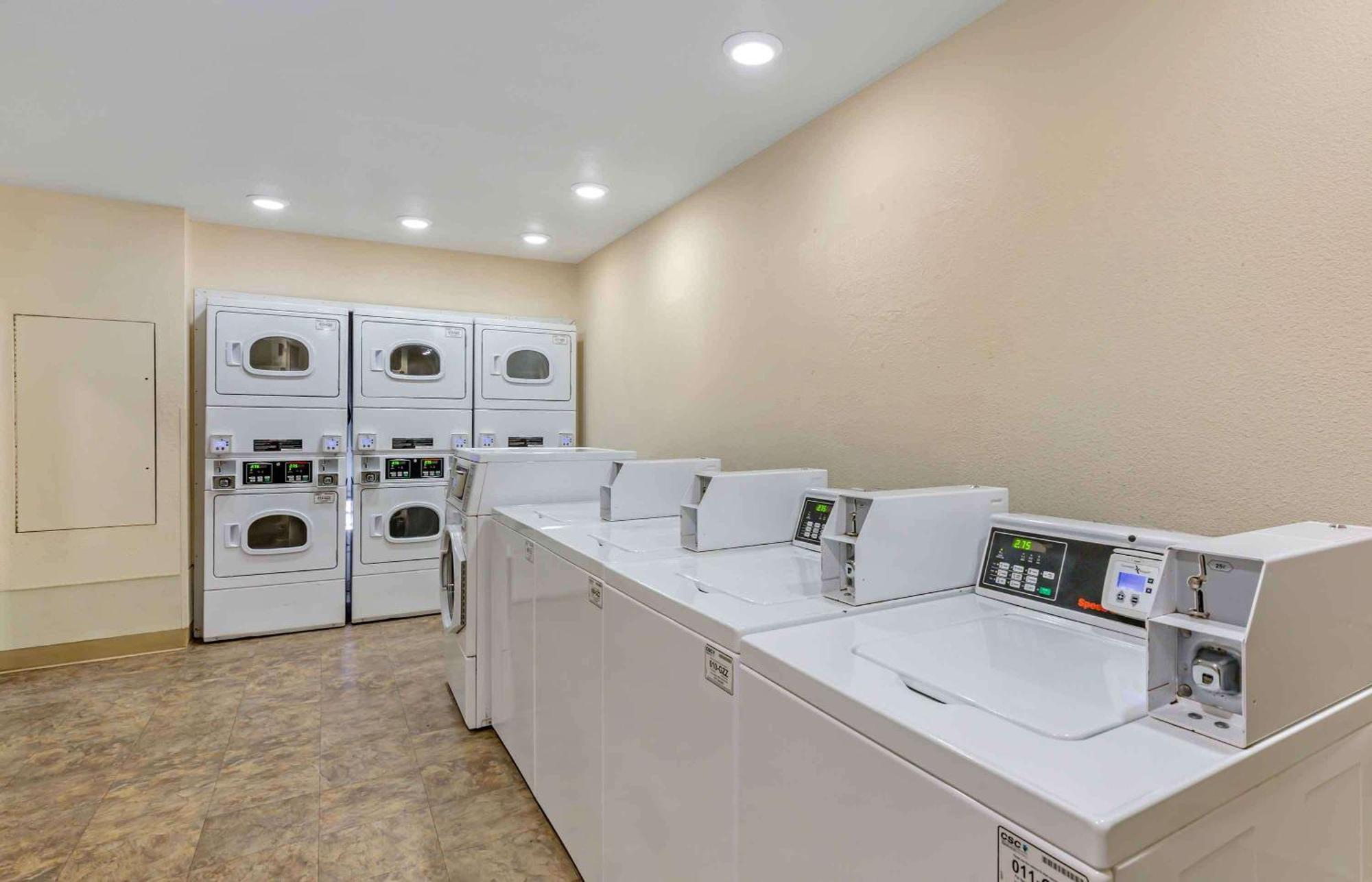 Extended Stay America Select Suites - Cleveland - Mentor Bagian luar foto