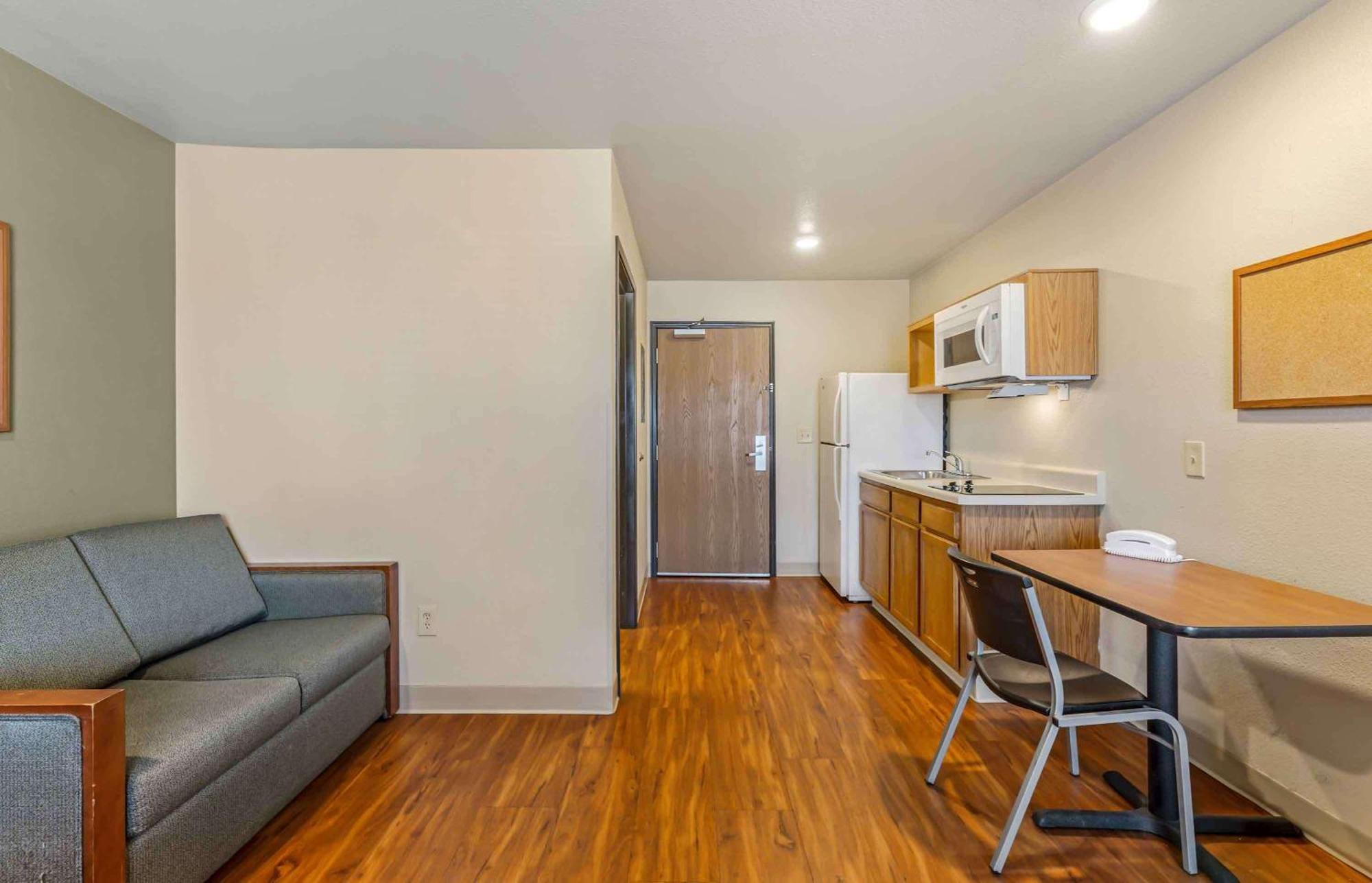 Extended Stay America Select Suites - Cleveland - Mentor Bagian luar foto